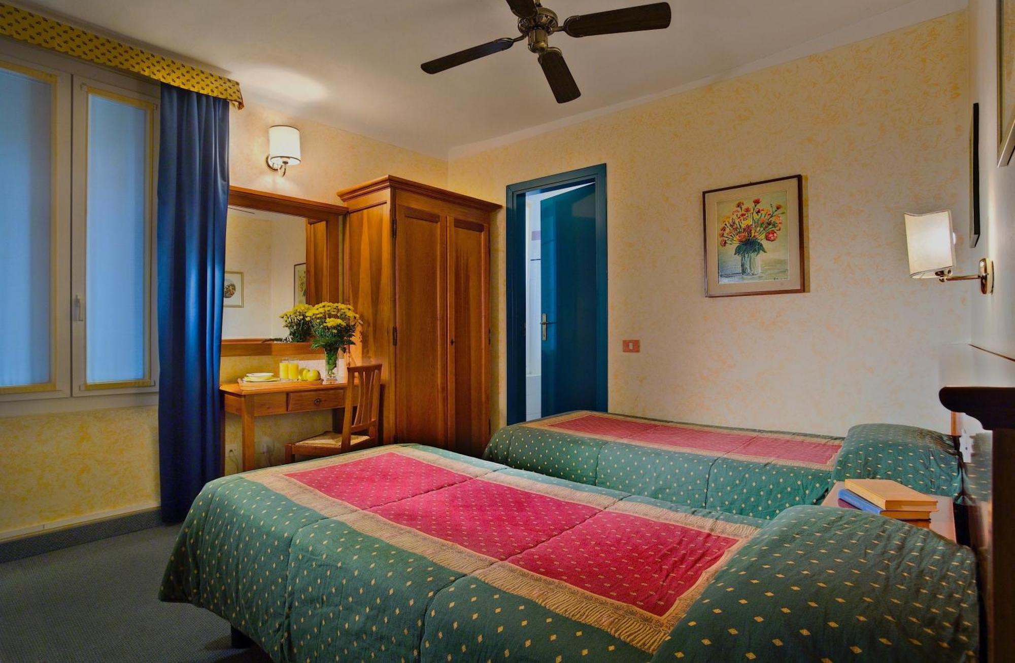 Garni Riviera Hotel